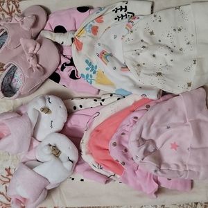Baby hat and shoe bundle 0-3 months